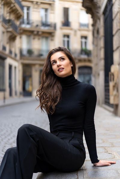 Elegance on the Parisian Streets