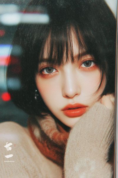 Train Beauty: Capturing a Moment of Glamour