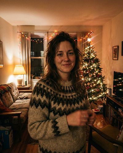 Candid Warmth: A Cozy Christmas Vibe Captured