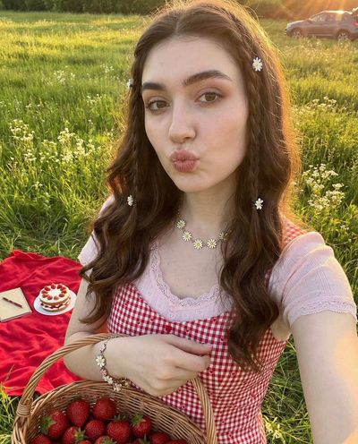 Sunny Picnic Vibes with a Berry Twist