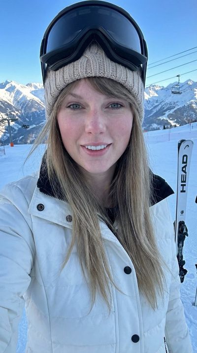 Chilling with Icons on the Slopes