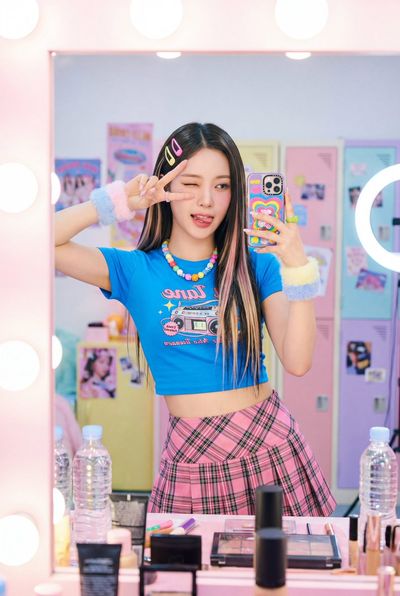 K-Pop Glam: A Mirror Selfie Extravaganza