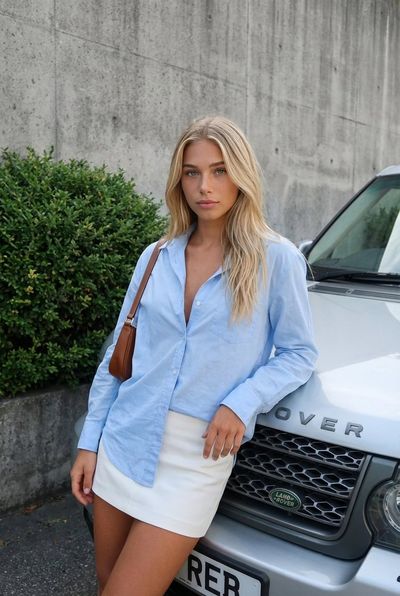 Urban Chic: A Stylish Encounter