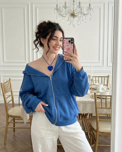 Cozy Glam: A Mirror Selfie in Elegance