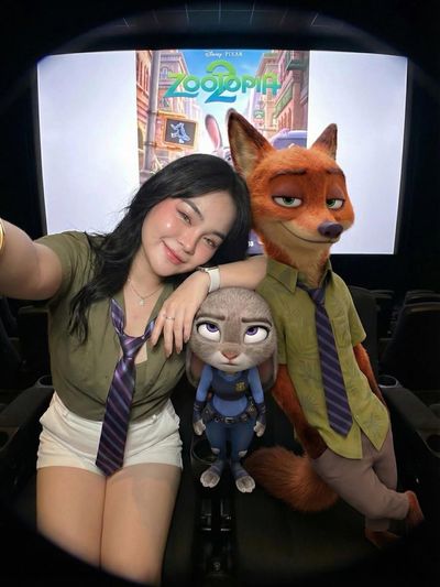 Snapping Nostalgia: A Selfie with Zootopia Legends