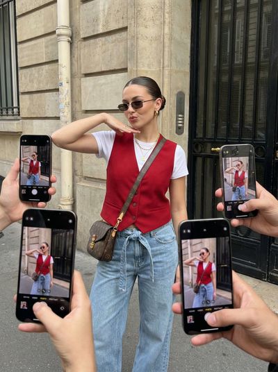 Street Chic Under the Lens: A Modern Paparazzi Moment