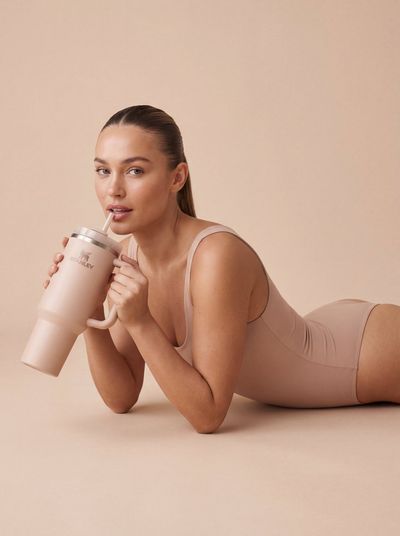 Sip in Style: The Ultimate Hydration Look