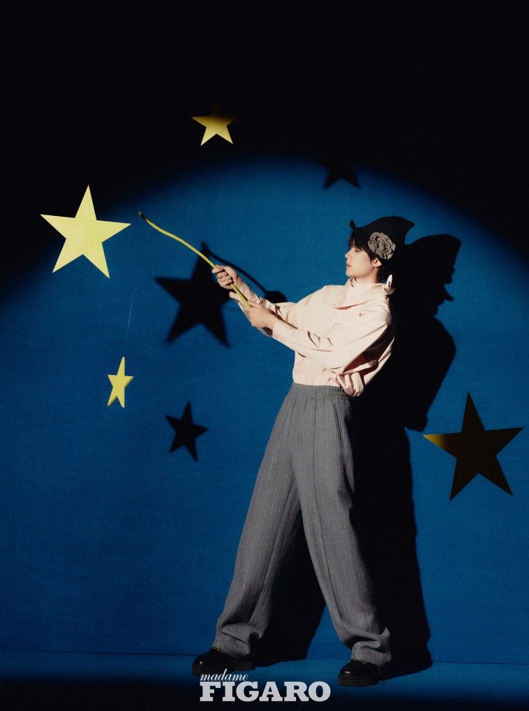 Blue Curtain Star Fishing Wizard Hat Men's Fashion Magazine Portrait